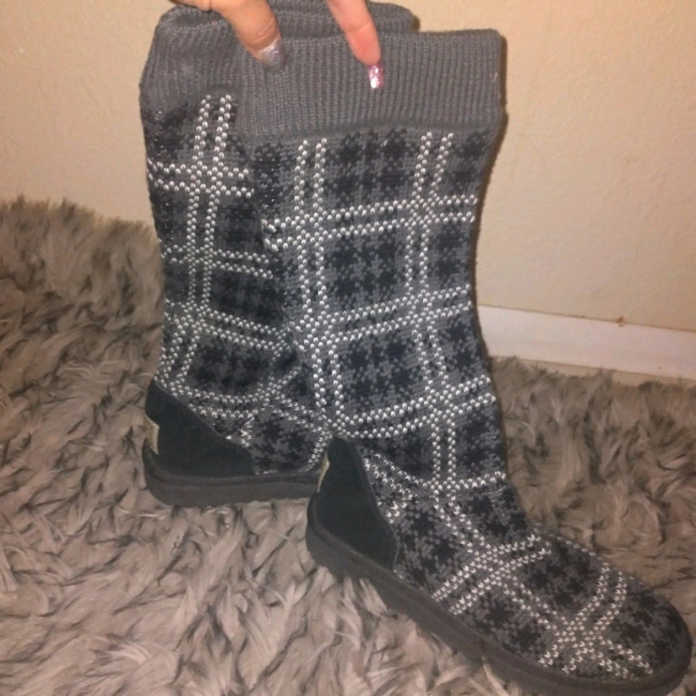 UGG plaid knit boots 7